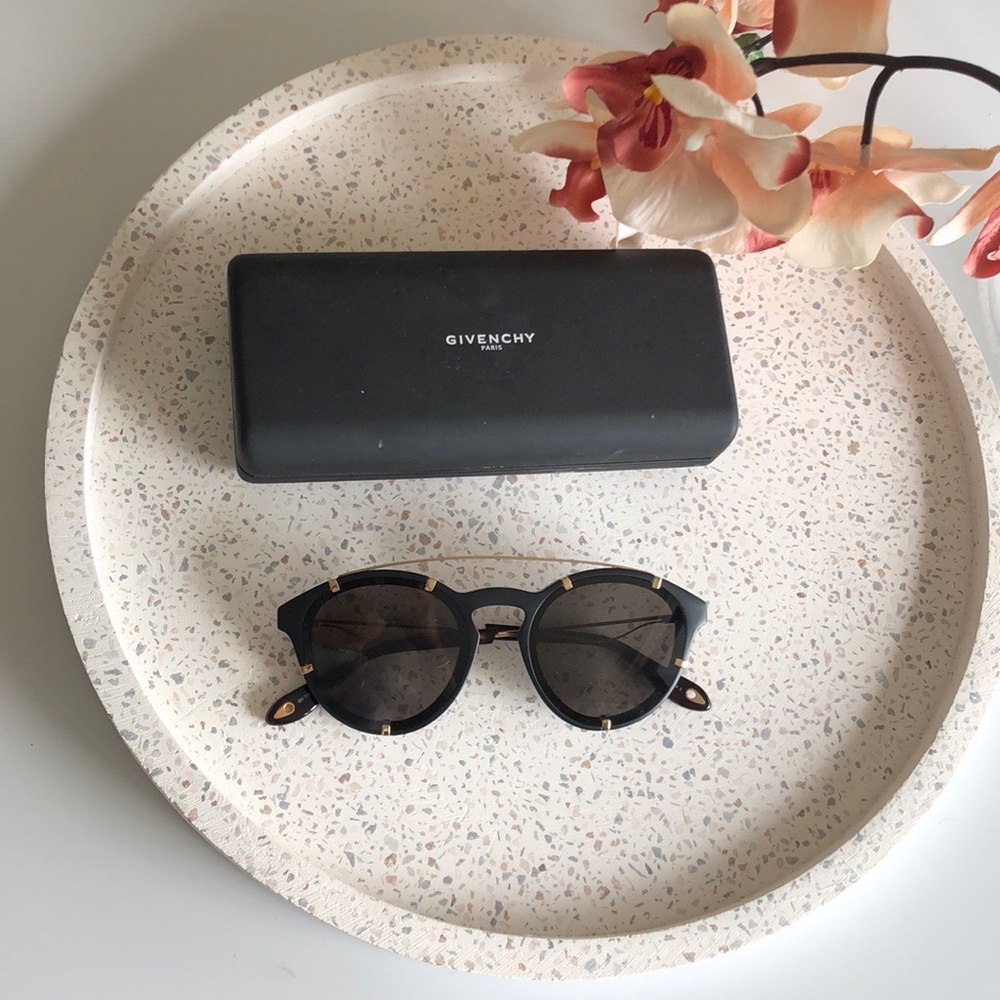 GIVENCHY unisex sunglasses - Picture 2 of 10